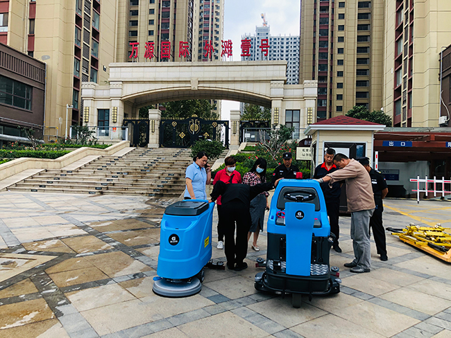  鼎潔盛世洗地機助力小區停車場，零差評57